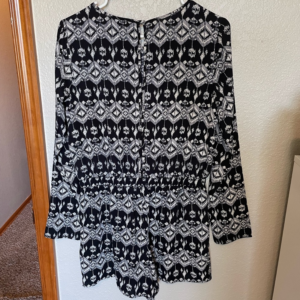 Designed romper - Picture 3 of 5